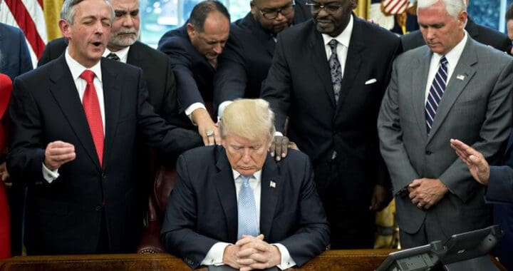 TRUMP RELIGIOSO